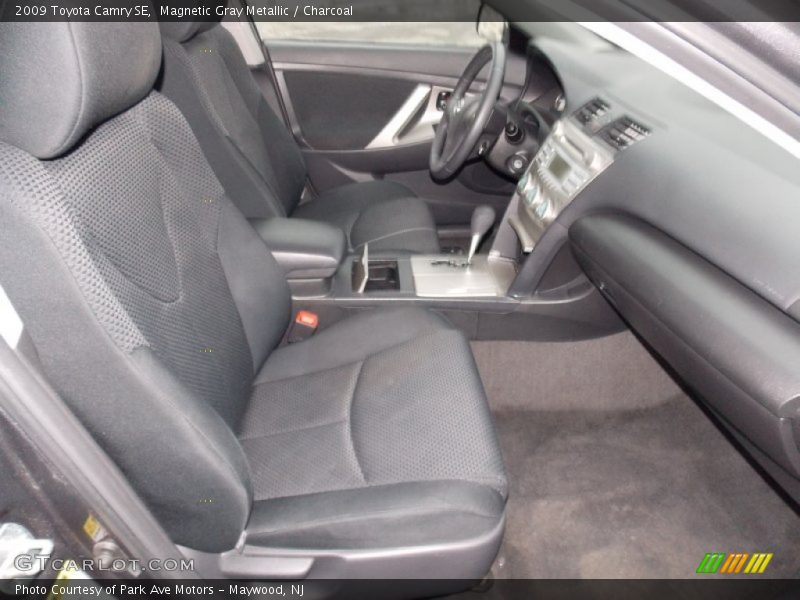 Magnetic Gray Metallic / Charcoal 2009 Toyota Camry SE