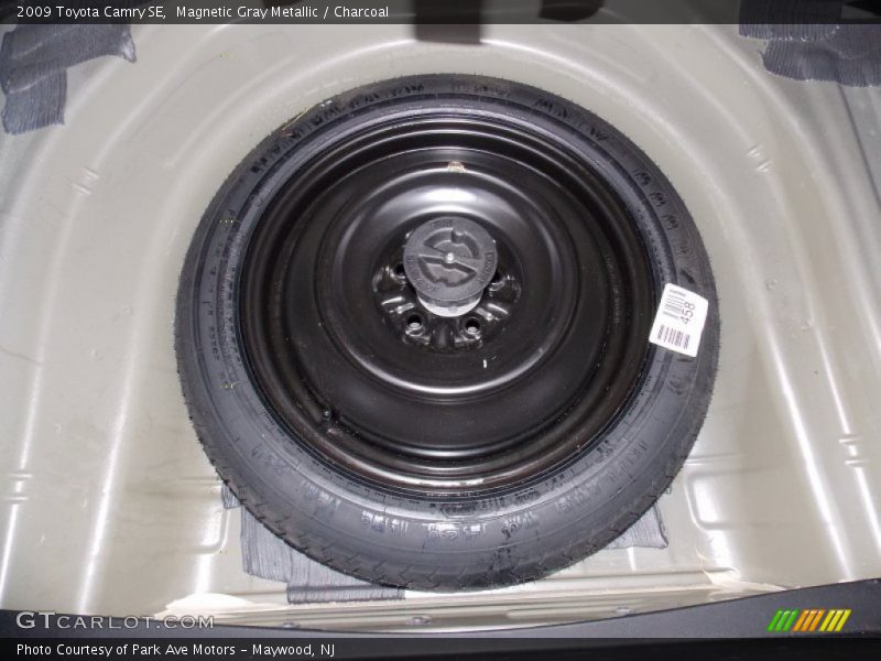 Magnetic Gray Metallic / Charcoal 2009 Toyota Camry SE
