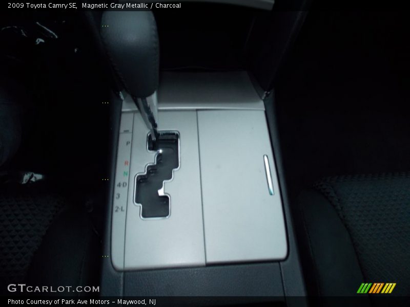 Magnetic Gray Metallic / Charcoal 2009 Toyota Camry SE