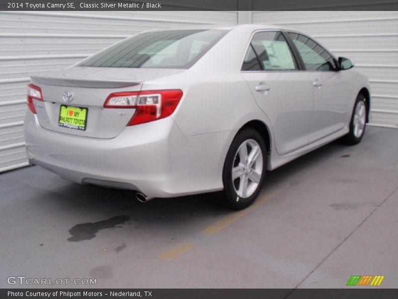 Classic Silver Metallic / Black 2014 Toyota Camry SE