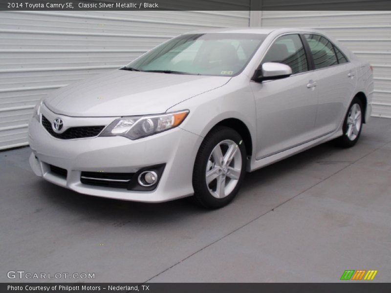 Classic Silver Metallic / Black 2014 Toyota Camry SE