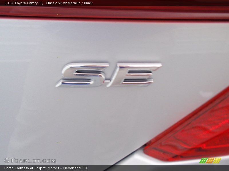 Classic Silver Metallic / Black 2014 Toyota Camry SE