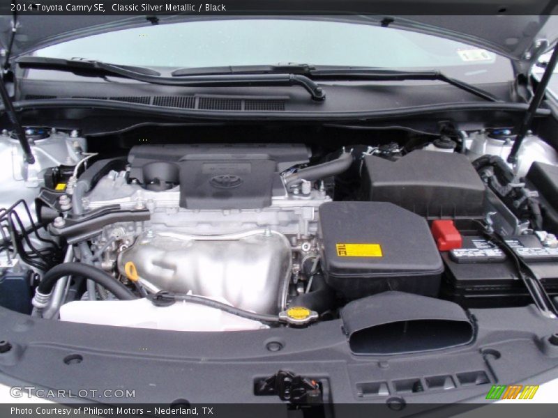 Classic Silver Metallic / Black 2014 Toyota Camry SE