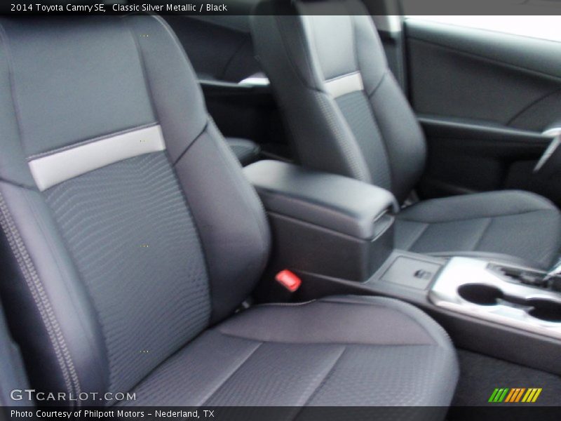 Classic Silver Metallic / Black 2014 Toyota Camry SE