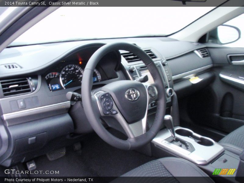 Classic Silver Metallic / Black 2014 Toyota Camry SE
