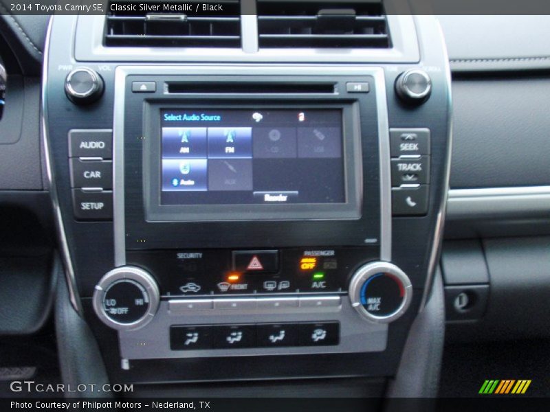Classic Silver Metallic / Black 2014 Toyota Camry SE