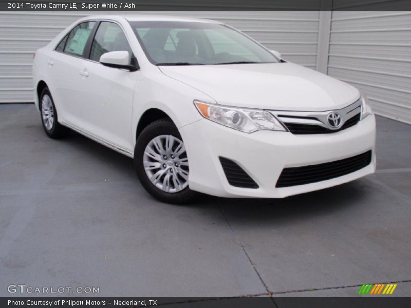 Super White / Ash 2014 Toyota Camry LE