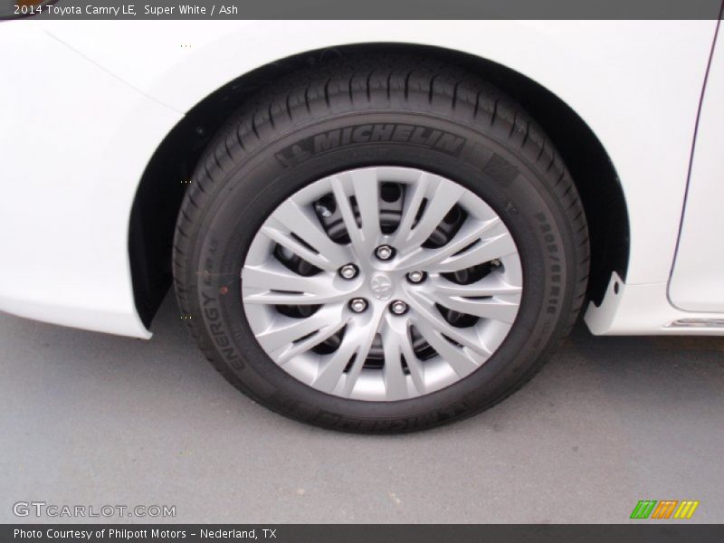 Super White / Ash 2014 Toyota Camry LE
