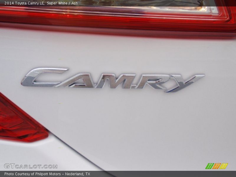 Super White / Ash 2014 Toyota Camry LE