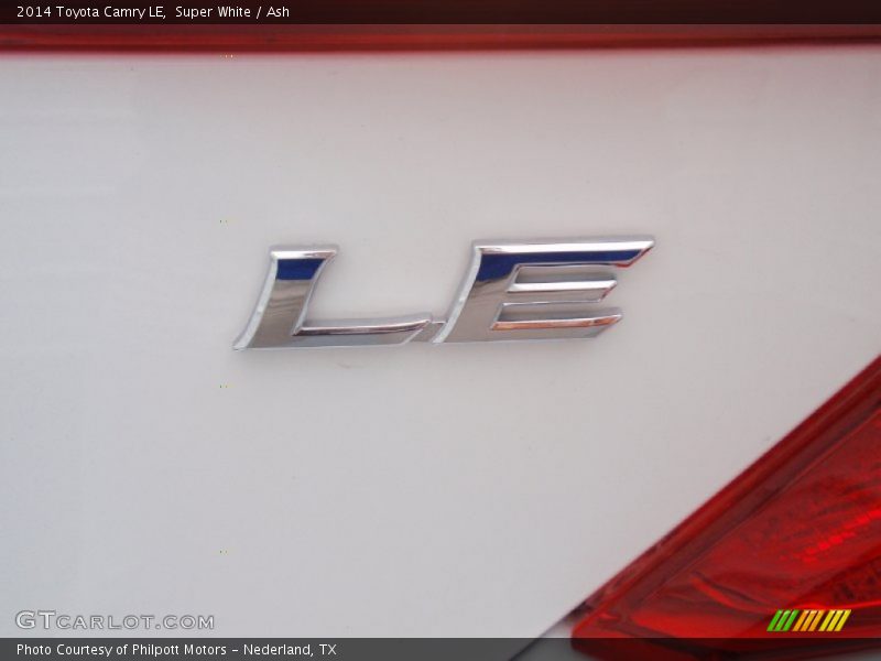 Super White / Ash 2014 Toyota Camry LE