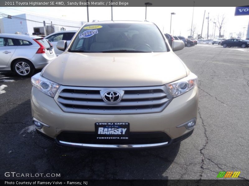 Sandy Beach Metallic / Sand Beige 2011 Toyota Highlander SE 4WD