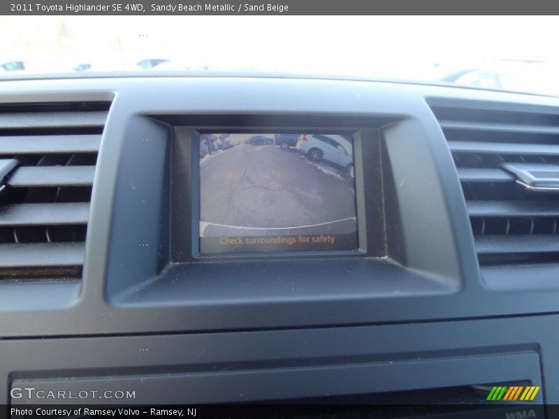 Sandy Beach Metallic / Sand Beige 2011 Toyota Highlander SE 4WD