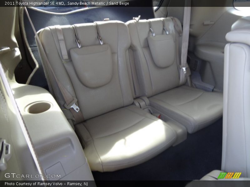 Sandy Beach Metallic / Sand Beige 2011 Toyota Highlander SE 4WD