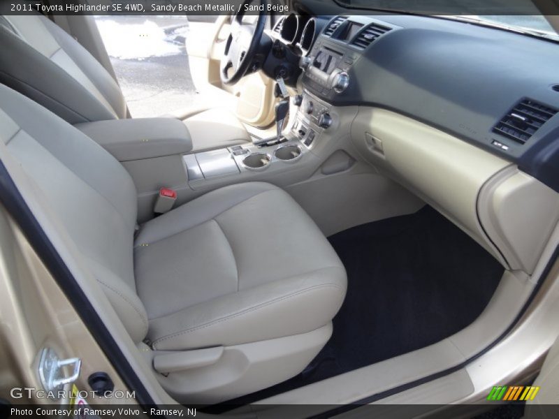 Sandy Beach Metallic / Sand Beige 2011 Toyota Highlander SE 4WD