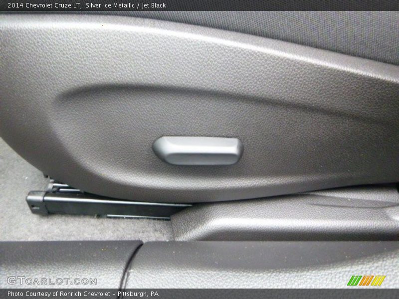 Silver Ice Metallic / Jet Black 2014 Chevrolet Cruze LT