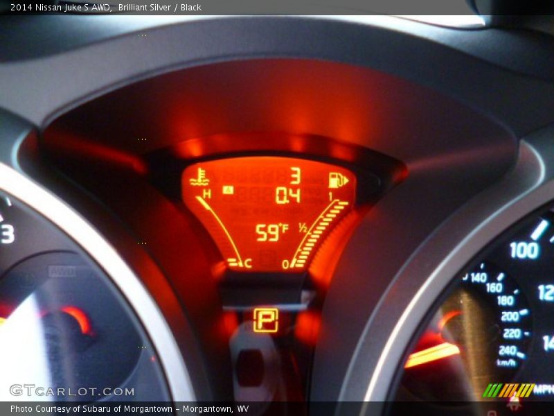 Brilliant Silver / Black 2014 Nissan Juke S AWD