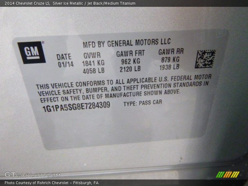 Silver Ice Metallic / Jet Black/Medium Titanium 2014 Chevrolet Cruze LS