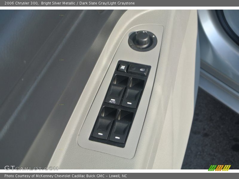 Bright Silver Metallic / Dark Slate Gray/Light Graystone 2006 Chrysler 300
