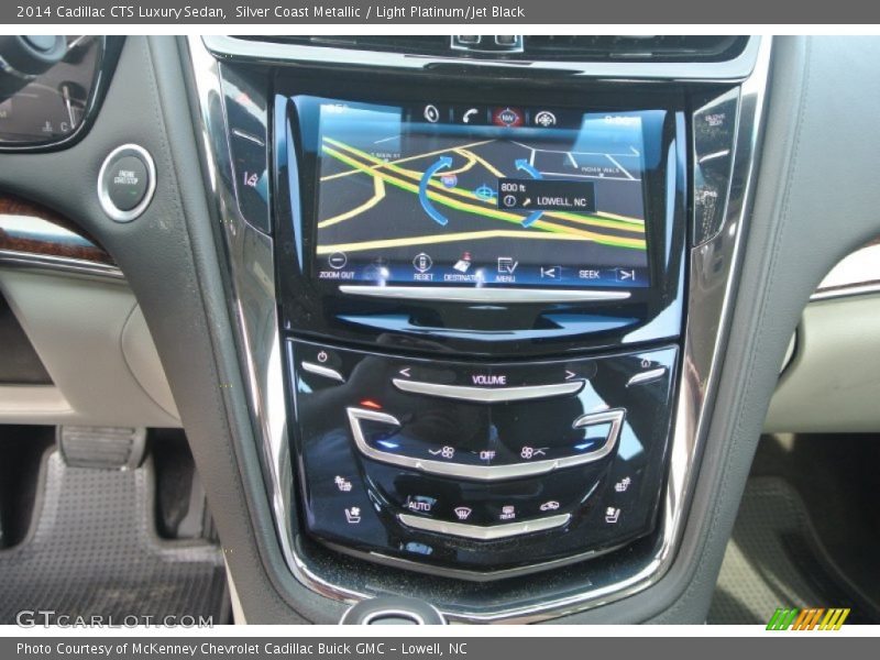 Controls of 2014 CTS Luxury Sedan
