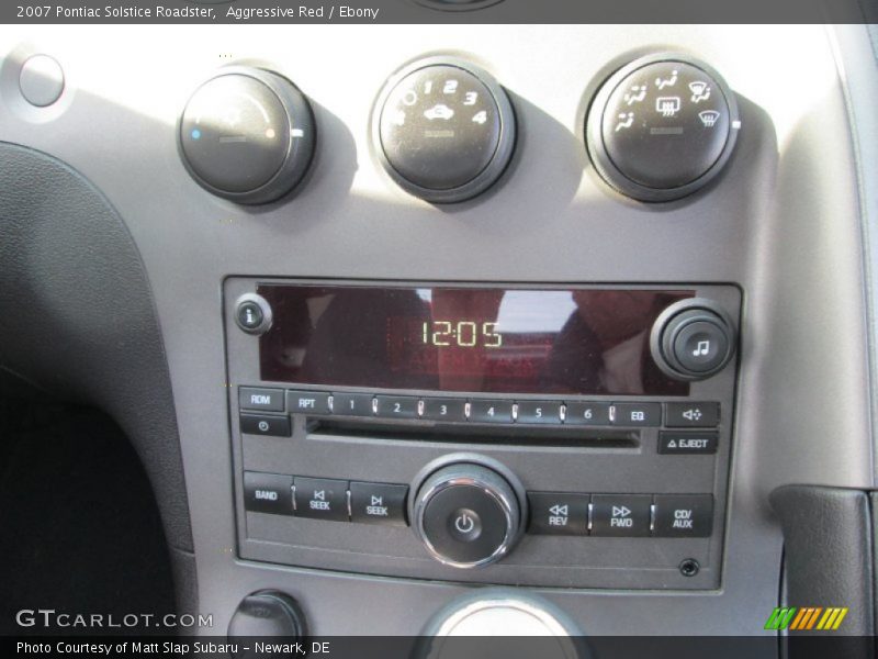 Controls of 2007 Solstice Roadster