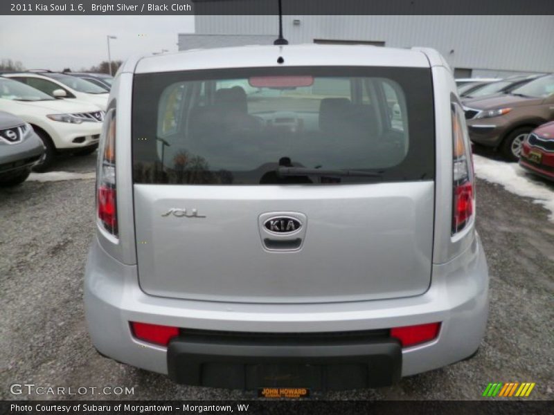 Bright Silver / Black Cloth 2011 Kia Soul 1.6