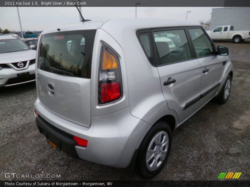 Bright Silver / Black Cloth 2011 Kia Soul 1.6