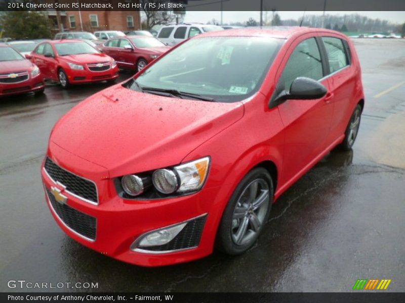 Front 3/4 View of 2014 Sonic RS Hatchback