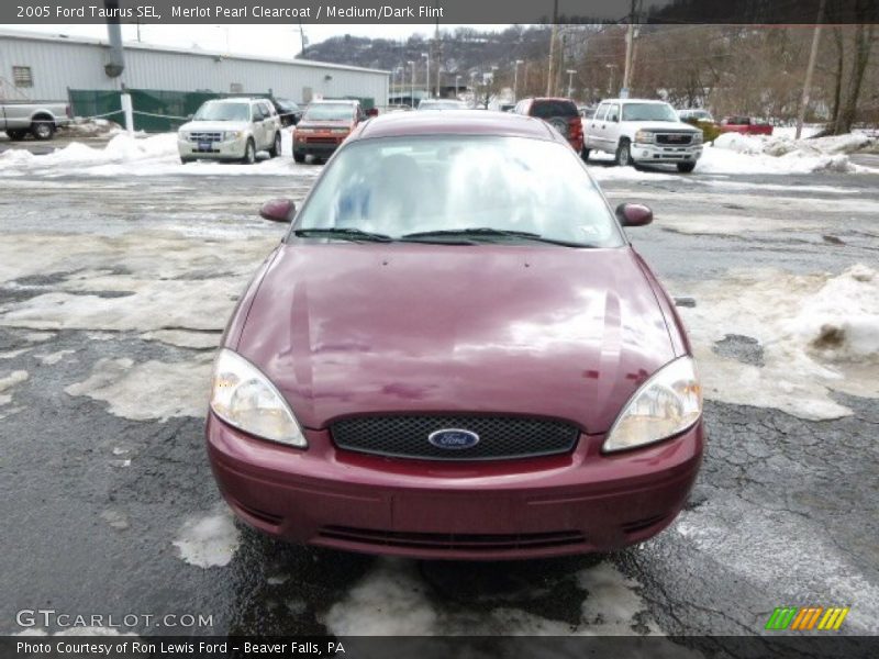 Merlot Pearl Clearcoat / Medium/Dark Flint 2005 Ford Taurus SEL