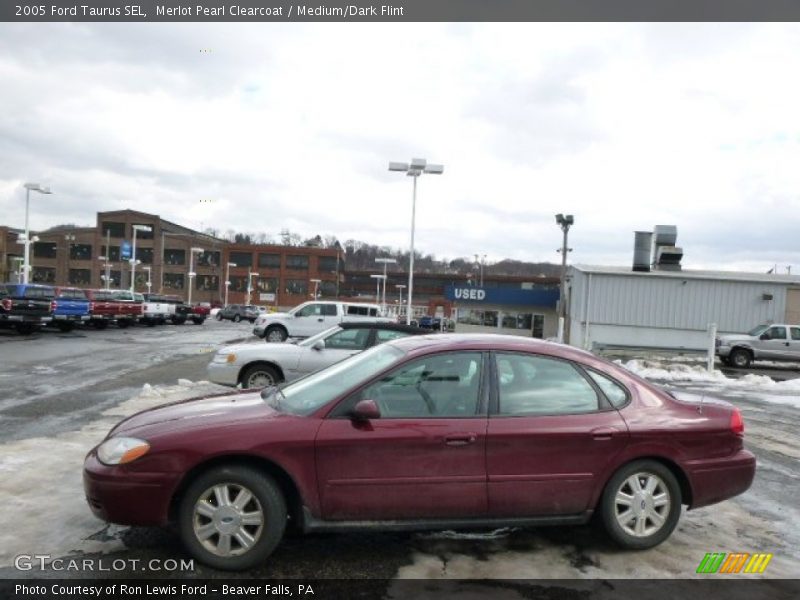 Merlot Pearl Clearcoat / Medium/Dark Flint 2005 Ford Taurus SEL