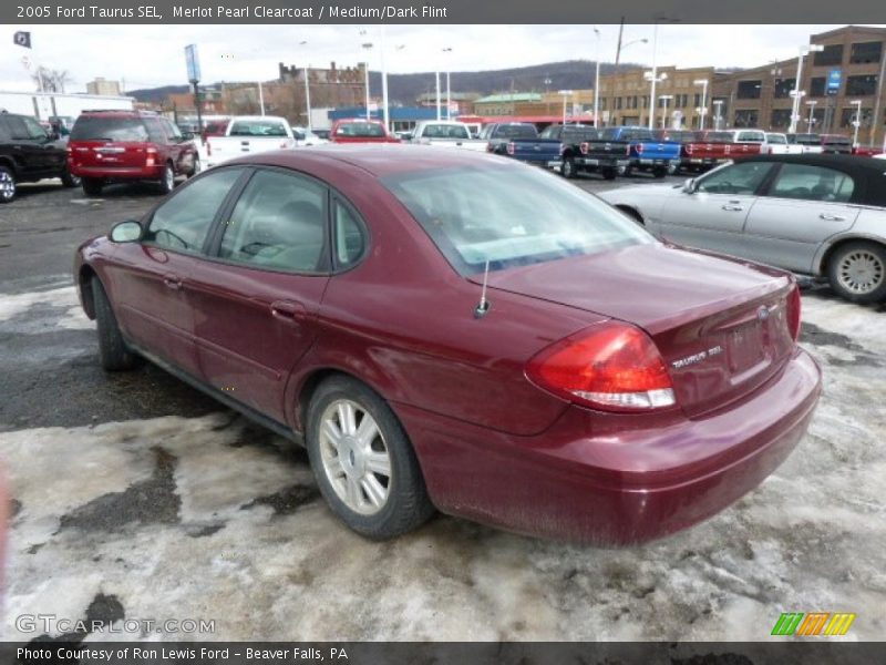 Merlot Pearl Clearcoat / Medium/Dark Flint 2005 Ford Taurus SEL