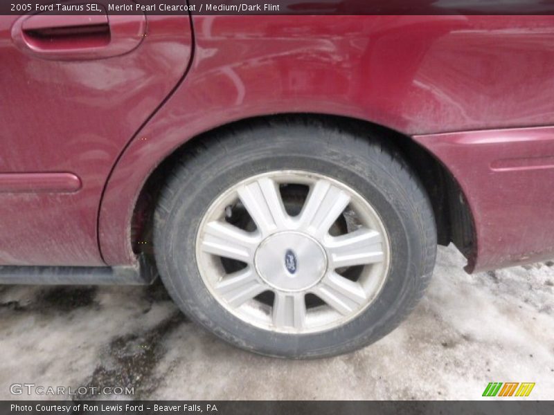 Merlot Pearl Clearcoat / Medium/Dark Flint 2005 Ford Taurus SEL