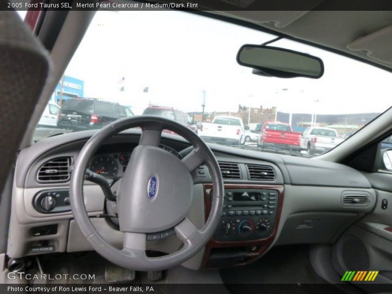 Merlot Pearl Clearcoat / Medium/Dark Flint 2005 Ford Taurus SEL
