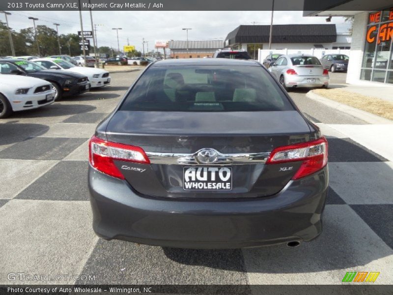 Magnetic Gray Metallic / Ash 2013 Toyota Camry XLE
