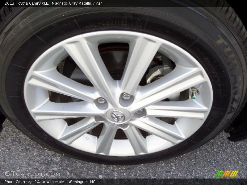 Magnetic Gray Metallic / Ash 2013 Toyota Camry XLE