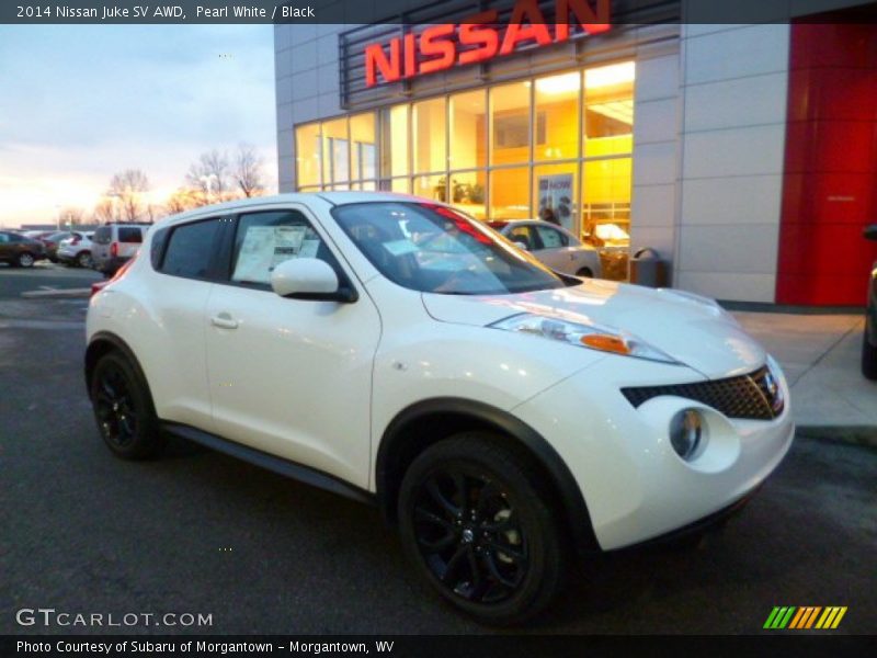 Pearl White / Black 2014 Nissan Juke SV AWD
