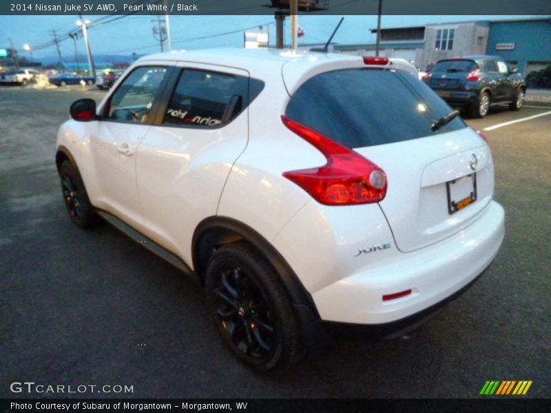 Pearl White / Black 2014 Nissan Juke SV AWD