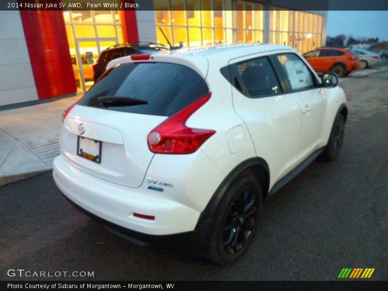 Pearl White / Black 2014 Nissan Juke SV AWD