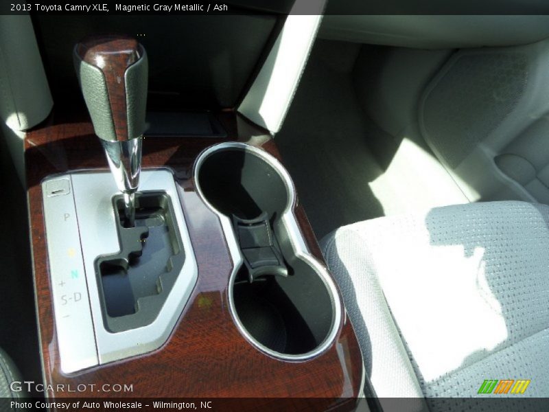 Magnetic Gray Metallic / Ash 2013 Toyota Camry XLE