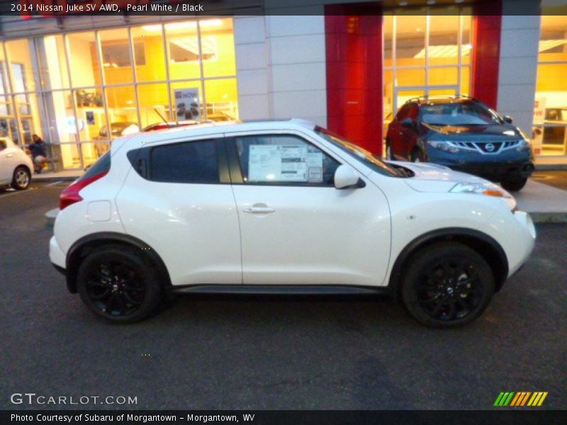 Pearl White / Black 2014 Nissan Juke SV AWD