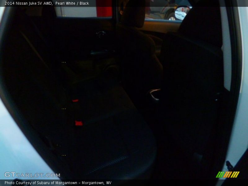 Pearl White / Black 2014 Nissan Juke SV AWD