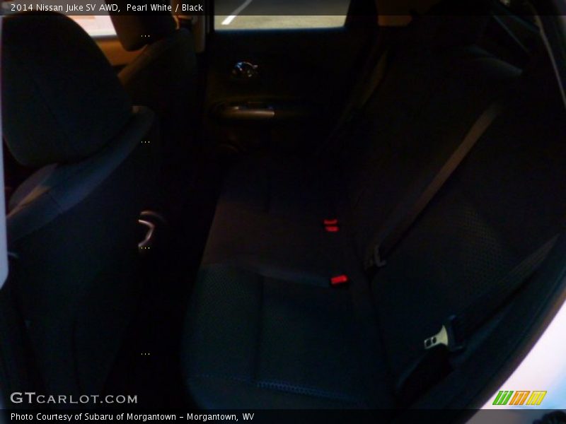 Pearl White / Black 2014 Nissan Juke SV AWD