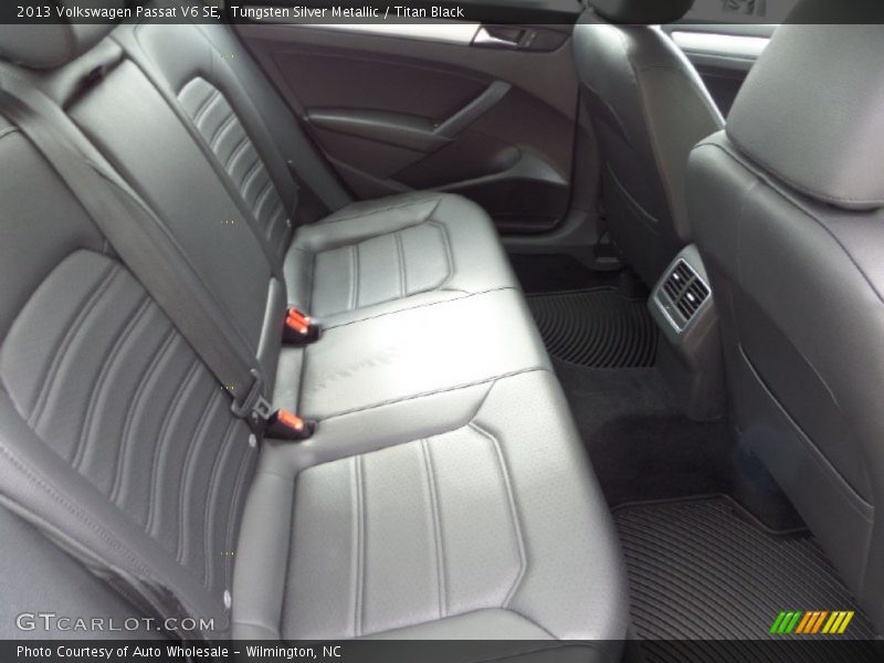 Tungsten Silver Metallic / Titan Black 2013 Volkswagen Passat V6 SE