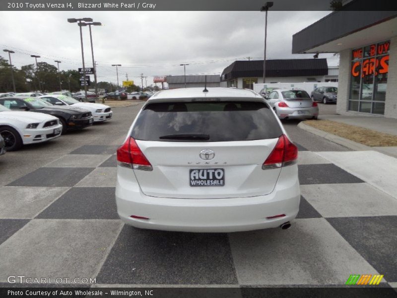 Blizzard White Pearl / Gray 2010 Toyota Venza I4