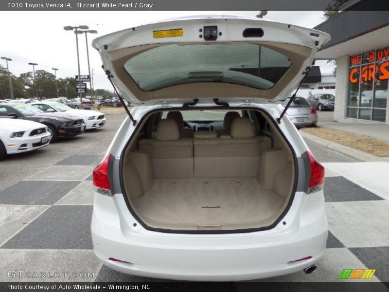 Blizzard White Pearl / Gray 2010 Toyota Venza I4