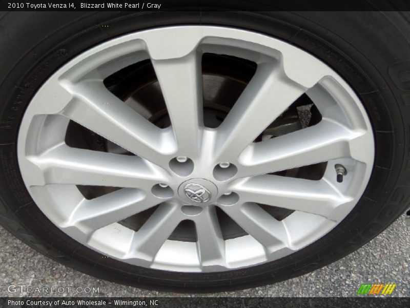 Blizzard White Pearl / Gray 2010 Toyota Venza I4