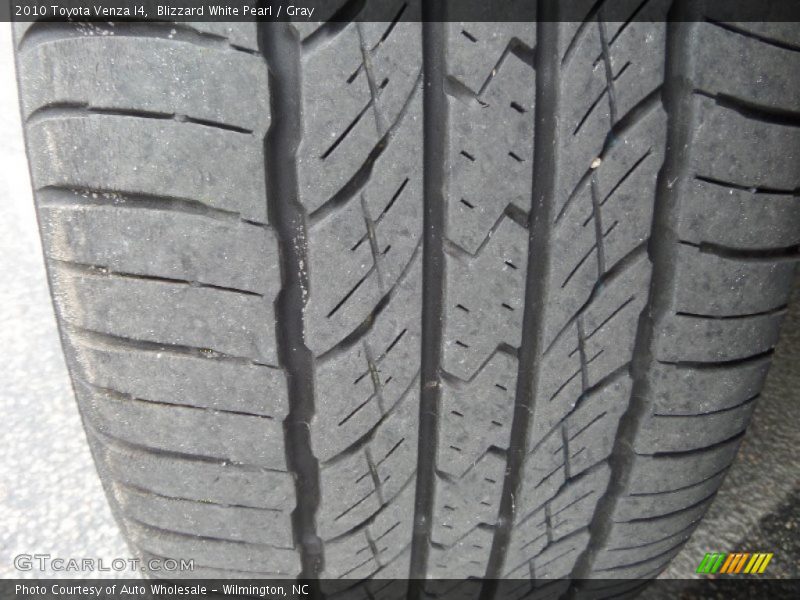 Blizzard White Pearl / Gray 2010 Toyota Venza I4