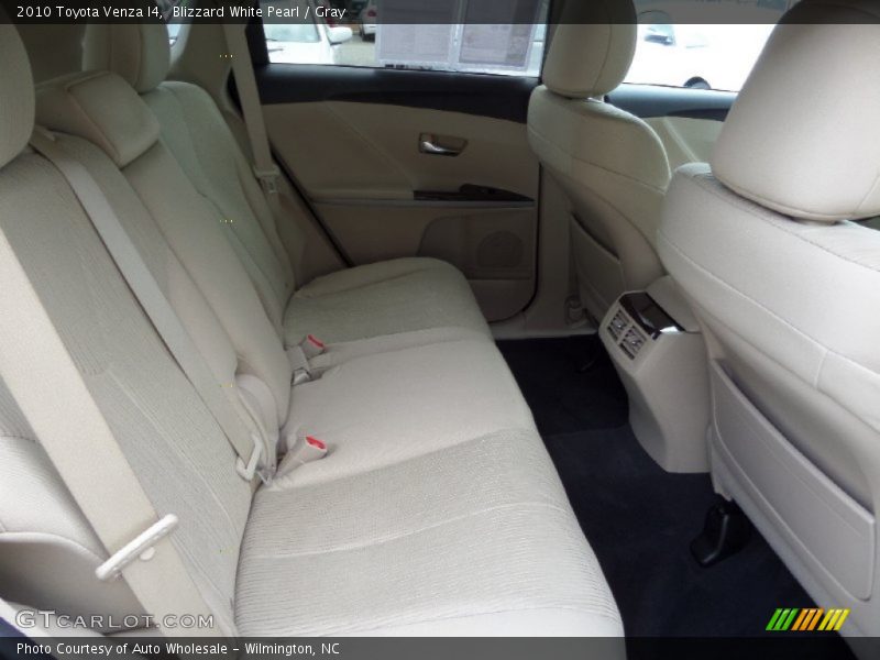 Blizzard White Pearl / Gray 2010 Toyota Venza I4