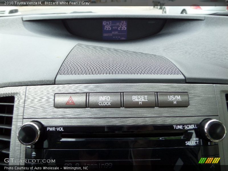 Blizzard White Pearl / Gray 2010 Toyota Venza I4
