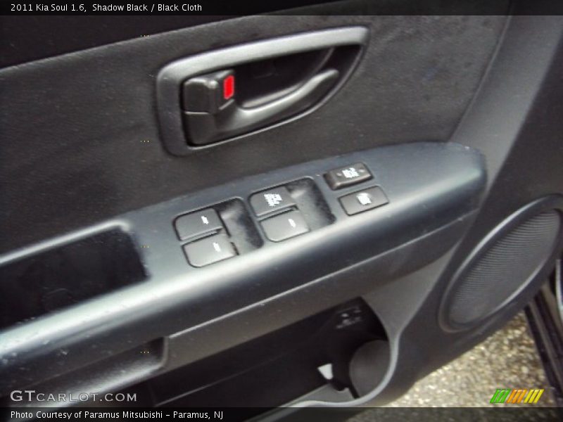 Shadow Black / Black Cloth 2011 Kia Soul 1.6