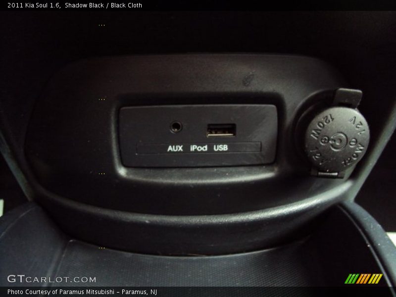 Shadow Black / Black Cloth 2011 Kia Soul 1.6